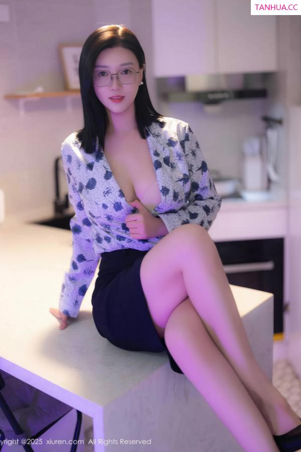   [XiuRen]高清写真图 2025.10.14 No.10866 雅茹老师 OL服饰第27张图片